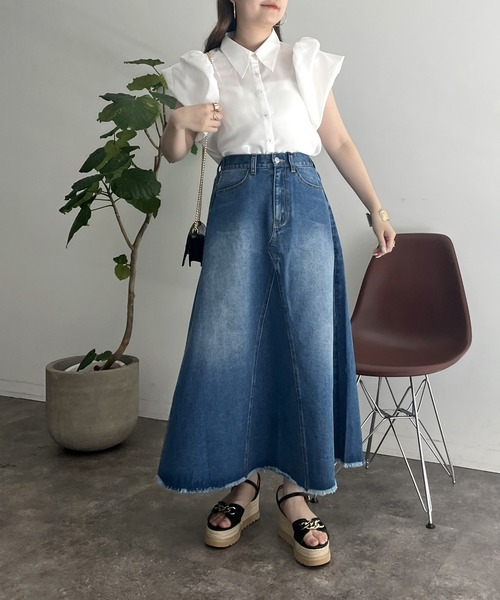 prose verse（プロズヴェール）の「裾フリンジリメイク風デニムフレアスカート（デニムスカート・レディース・ネイビー/ブルー・MEDIUM）」の9枚目の写真