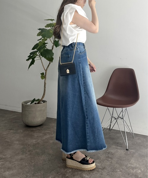 prose verse（プロズヴェール）の「裾フリンジリメイク風デニムフレアスカート（デニムスカート・レディース・ネイビー/ブルー・MEDIUM）」の17枚目の写真