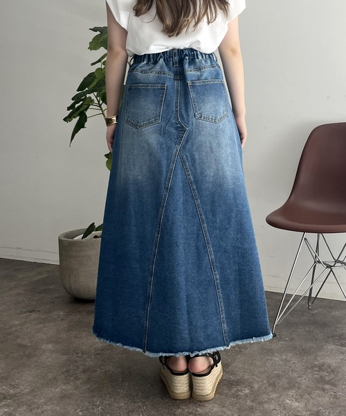 prose verse（プロズヴェール）の「裾フリンジリメイク風デニムフレアスカート（デニムスカート・レディース・ネイビー/ブルー・MEDIUM）」の10枚目の写真