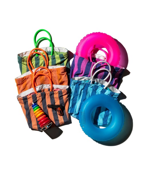 PUEBCO（プエブコ）の「POOL BAG/SINGLE COLOR LINING（ショルダーバッグ・メンズ・ライトオレンジ系/オレンジ系その他/ライトグリーン系/オレンジ系その他2/パープル系その他/グリーン系その他/ブルー系その他・ONE SIZE）」の12枚目の写真