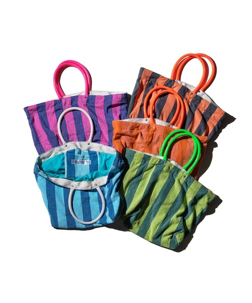 PUEBCO（プエブコ）の「POOL BAG/SINGLE COLOR LINING（ショルダーバッグ・メンズ・ライトオレンジ系/オレンジ系その他/ライトグリーン系/オレンジ系その他2/パープル系その他/グリーン系その他/ブルー系その他・ONE SIZE）」の8枚目の写真