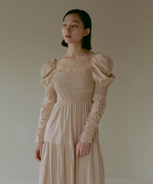 CASA FLINE（カーサフライン）の「パフスリーブスモッキングドレス 