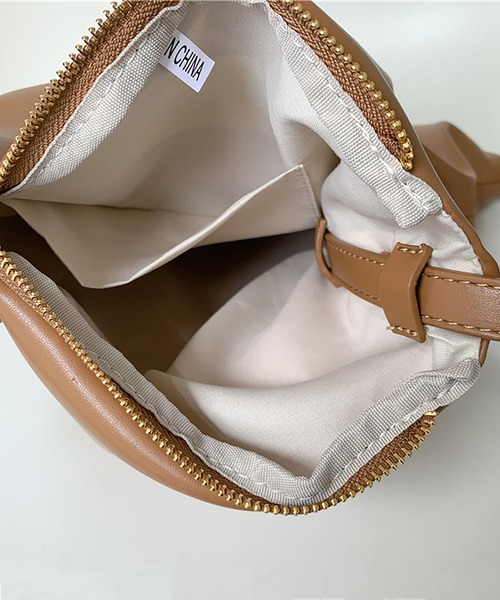 LA VORAGINE（ラ ヴォラジネ）の「PUレザーワンハンドルジップショルダーバッグ（ショルダーバッグ・レディース・ホワイト/シルバー/ブラウン/ブラック・FREE）」の22枚目の写真