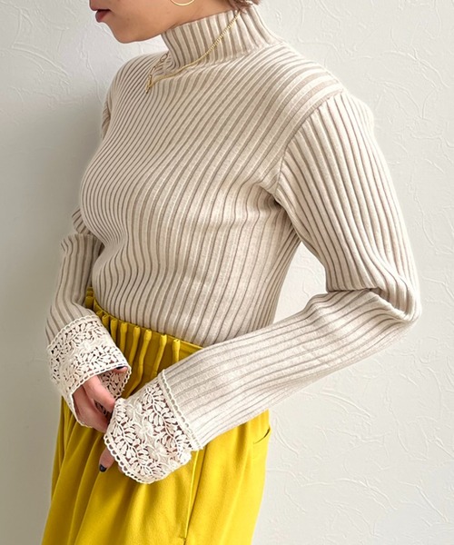 LHELBIE（レルビエ）の「カフスレース二重臼リブニット（Tシャツ/カットソー・レディース・アイボリー/ブラック/グレイッシュベージュ・M）」の7枚目の写真