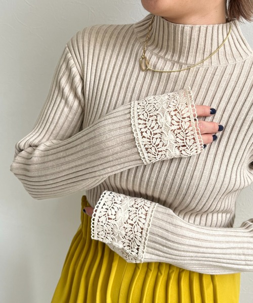 LHELBIE（レルビエ）の「カフスレース二重臼リブニット（Tシャツ/カットソー・レディース・アイボリー/ブラック/グレイッシュベージュ・M）」の15枚目の写真