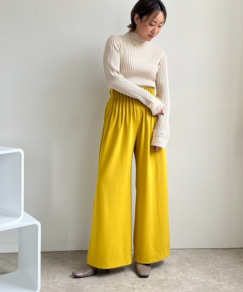 LHELBIE（レルビエ）の「カフスレース二重臼リブニット（Tシャツ/カットソー・レディース・アイボリー/ブラック/グレイッシュベージュ・M）」の5枚目の写真