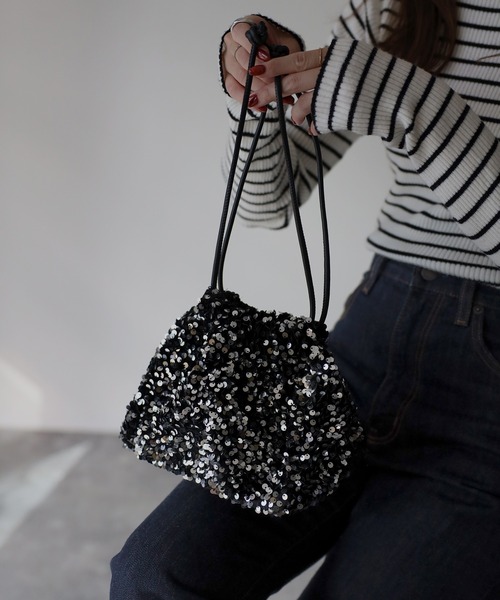 Riberry（リベリー）の「スパンコール巾着バッグ（ショルダーバッグ・レディース・ネイビー/シルバー/ブラック・FREE）」の3枚目の写真