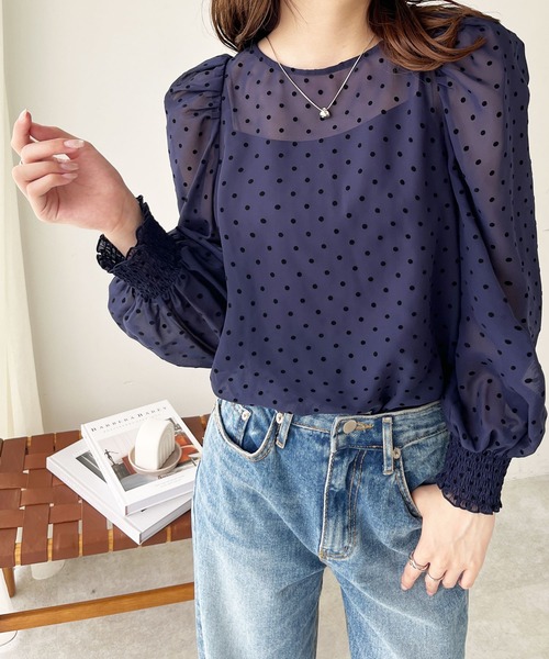 GeeRA(ジーラ)の「フロッキードット柄シアーブラウス(シャツ/ブラウス・レディース・ネイビー/ブラック・MEDIUM/LARGE)」の7枚目の写真