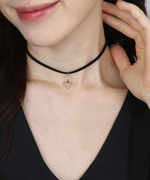 CEMONEMO（セモネモ）の「メタルモチーフ ベロア チョーカー（チョーカー・レディース・ゴールド/シルバー/ゴールド系その他/シルバー系その他・FREE）」の4枚目の写真