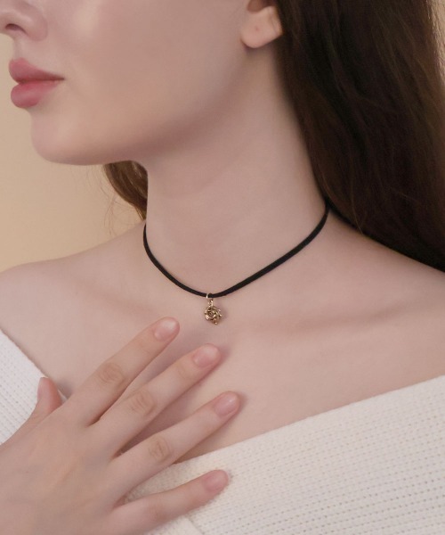 CEMONEMO（セモネモ）の「メタルモチーフ ベロア チョーカー（チョーカー・レディース・ゴールド/シルバー/ゴールド系その他/シルバー系その他・FREE）」の8枚目の写真