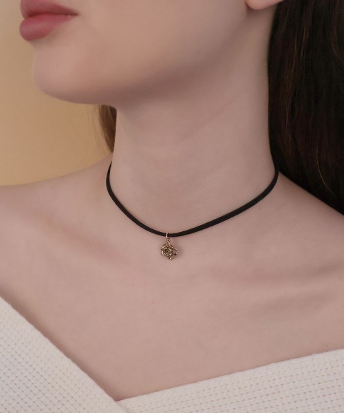 CEMONEMO（セモネモ）の「メタルモチーフ ベロア チョーカー（チョーカー・レディース・ゴールド/シルバー/ゴールド系その他/シルバー系その他・FREE）」の9枚目の写真