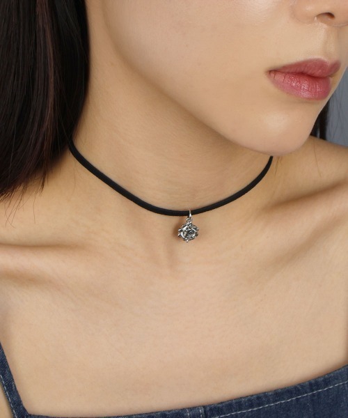 CEMONEMO（セモネモ）の「メタルモチーフ ベロア チョーカー（チョーカー・レディース・ゴールド/シルバー/ゴールド系その他/シルバー系その他・FREE）」の10枚目の写真