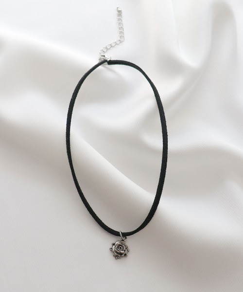 CEMONEMO（セモネモ）の「メタルモチーフ ベロア チョーカー（チョーカー・レディース・ゴールド/シルバー/ゴールド系その他/シルバー系その他・FREE）」の11枚目の写真