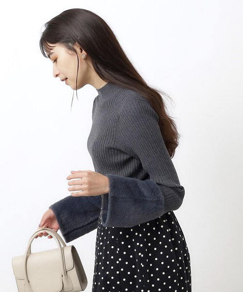 OPAQUE.CLIP（オペークドットクリップ）の「◆シャギーフレアスリーブニット【洗濯機洗い可】（ニット/セーター・レディース・オフホワイト/チャコールグレー/ピンク・00）」の6枚目の写真