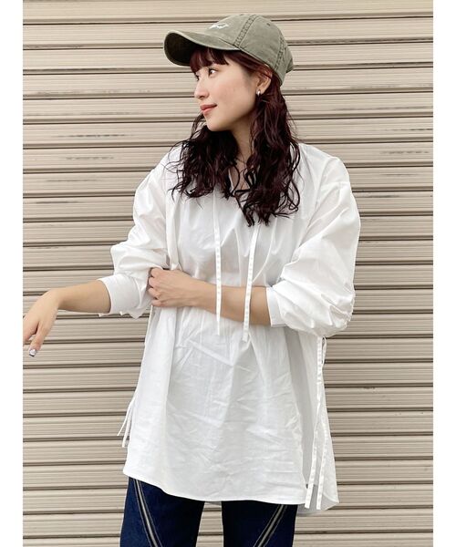 MURUA（ムルーア）の「スリーブドロストチュニックシャツ（シャツ/ブラウス・レディース・ホワイト/その他1・FREE）」の4枚目の写真