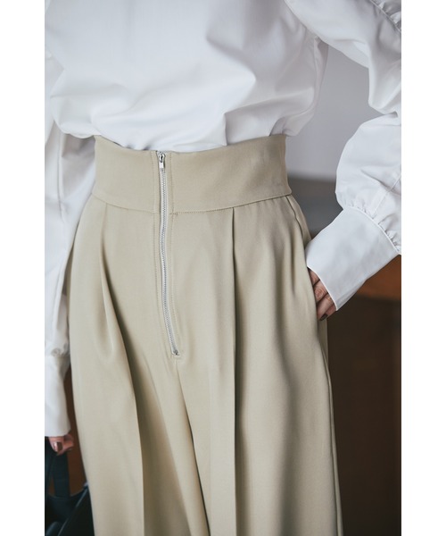 &. NOSTALGIA（アンドドットノスタルジア）の「フロントジップハイウエストパンツ（その他パンツ・レディース・ブルーグレー/ベージュ・M）」の4枚目の写真