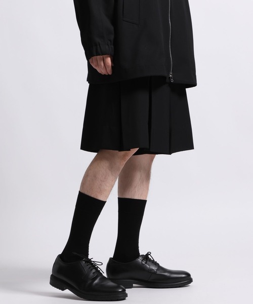 STERNBERG（スタンバーグ）の「STERNBERG/プリーツショートパンツ