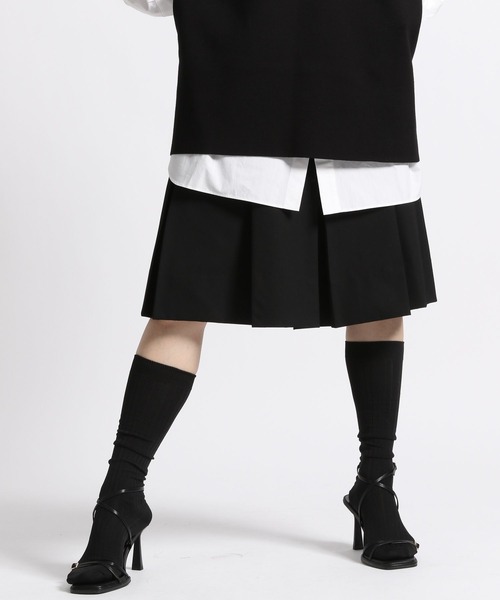 STERNBERG（スタンバーグ）の「STERNBERG/プリーツショートパンツ