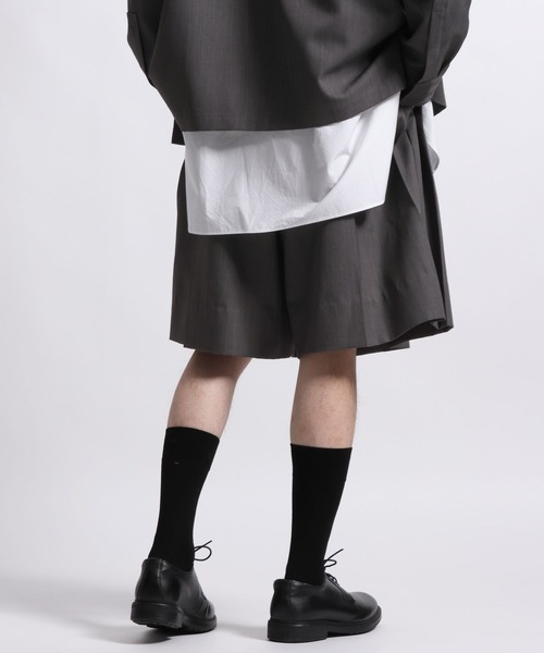 STERNBERG(スタンバーグ)の「STERNBERG/プリーツショートパンツ/991894(その他パンツ・メンズ・ブラック/チャコールグレー・SMALL/LARGE/MEDIUM)」の21枚目の写真
