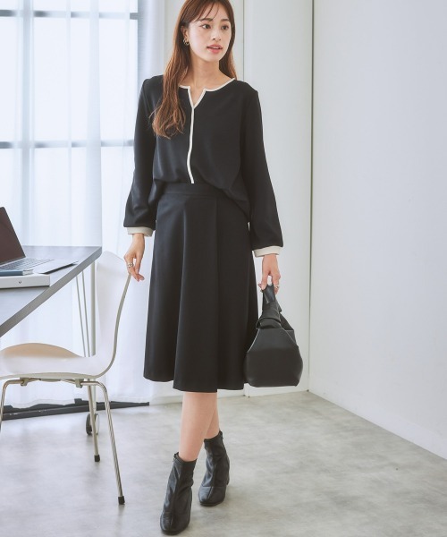 7days Life Styling(セブンデイズライフスタイリング)の「【裏側起毛】配色使いキーネックトップス(Tシャツ/カットソー・レディース・アイボリー/ブラック・L/S/LL/M)」の3枚目の写真