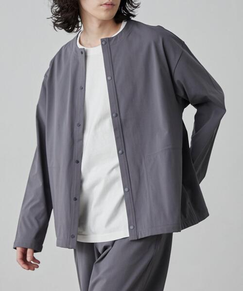 coen(コーエン)の「極楽FITクルーネックストレッチカーディガン(カーディガン/ボレロ・メンズ・ダークグレー/ブラック/ベージュ・S/M/L/XL)」の2枚目の写真