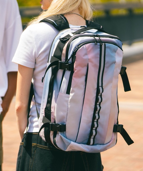 KiU(キウ)の「3WAY防災バックパック (23L)(バックパック/リュック・メンズ・レオパード/ブラック×カーキ/ホワイト系その他/ブラック・FREE)」の8枚目の写真