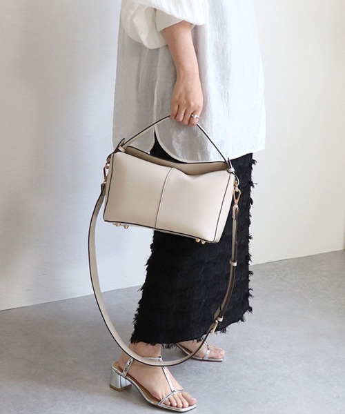 MIAN （ミアン）の「重ねフラップ2wayハンドバッグ（ハンドバッグ・レディース・モカ/アイボリー/ブラック・FREE）」の6枚目の写真