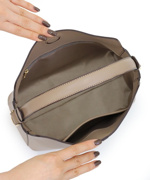 MIAN （ミアン）の「重ねフラップ2wayハンドバッグ（ハンドバッグ・レディース・モカ/アイボリー/ブラック・FREE）」の12枚目の写真