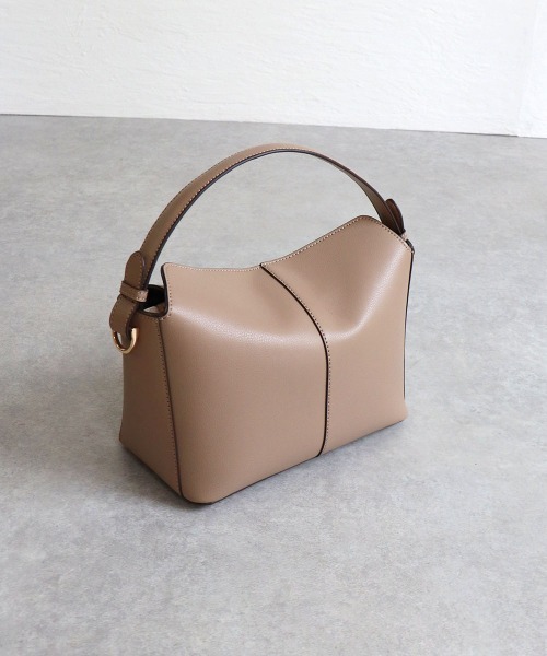 MIAN （ミアン）の「重ねフラップ2wayハンドバッグ（ハンドバッグ・レディース・モカ/アイボリー/ブラック・FREE）」の4枚目の写真