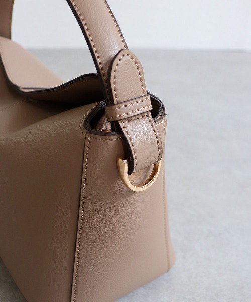 MIAN （ミアン）の「重ねフラップ2wayハンドバッグ（ハンドバッグ・レディース・モカ/アイボリー/ブラック・FREE）」の18枚目の写真