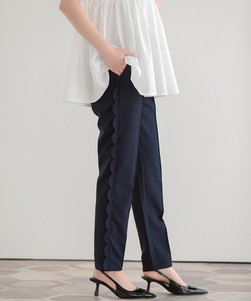 Fit more(フィットモア)の「スカラップテーパードパンツ(スラックス・レディース・ピンク/ネイビー/ブラック・PS/S)」の9枚目の写真