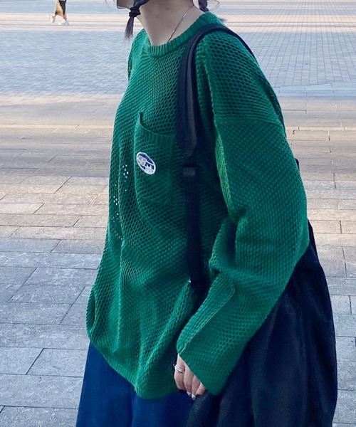 Snap club(スナップクラブ)の「【Snap club】 ポケット付きサークルワッペンメッシュニット(ニット/セーター・レディース・ライトグレー/グリーン/ブラック/アイボリー/ブルー・M/L)」の4枚目の写真