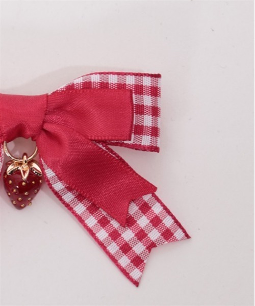 axes femme（アクシーズファム）の「いちごチャームヘアクリップ（バレッタ/ヘアクリップ・キッズ・ブラック/レッド・FREE）」の6枚目の写真