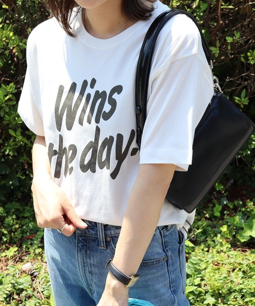 AMERICAN HOLIC（アメリカンホリック）の「One　word　ロゴカットプルオーバー（Tシャツ/カットソー・レディース・グレイッシュベージュ/チャコールグレー/オフホワイト/ブルー・M/L）」の9枚目の写真