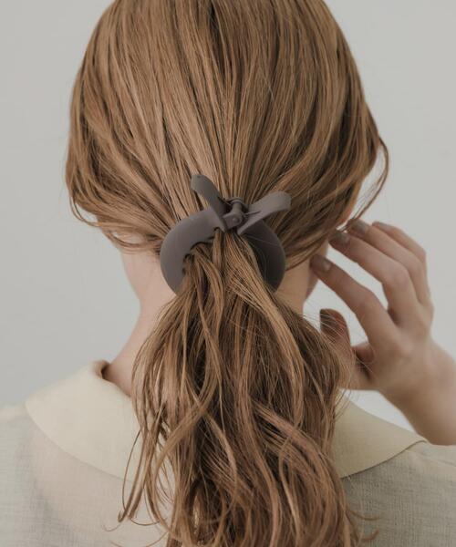 SMELLY（スメリー）の「ムルコギバンスクリップ（バレッタ/ヘアクリップ・レディース・ブラウン・-）」の3枚目の写真