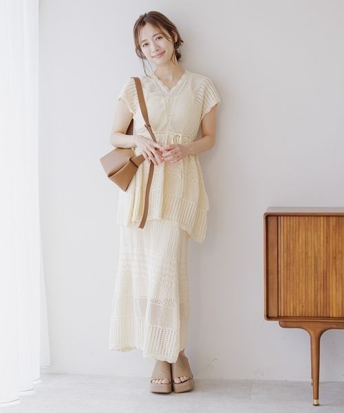 mysty woman（ミスティウーマン）の「スカシアミニットチュニック　121001（ニット/セーター・レディース・オフホワイト/ブラウン/オレンジ・FREE）」の4枚目の写真