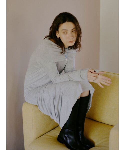 Ungrid（アングリッド）の「オフショルフィットワンピース（ワンピース・レディース・ライトグレー/オレンジ/ブラック・FREE）」の6枚目の写真