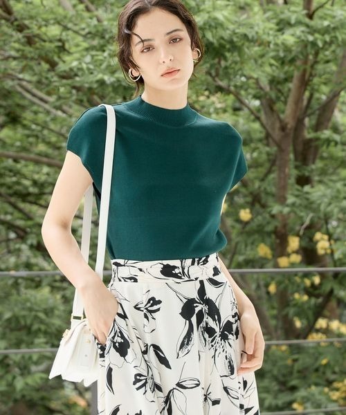 Andemiu（アンデミュウ）の「【新色/接触冷感】ソウバリフレンチニット123548（ニット/セーター・レディース・ブラック/グリーン/ブラウン/オフホワイト/ホワイト/グレー/カーキ/モカ/ブルーグリーン/ブルー・FREE）」の9枚目の写真