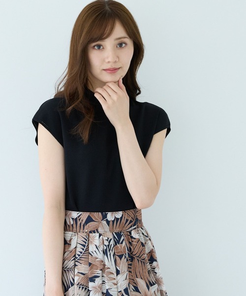 Andemiu（アンデミュウ）の「【新色/接触冷感】ソウバリフレンチニット123548（ニット/セーター・レディース・ブラック/グリーン/ブラウン/オフホワイト/ホワイト/グレー/カーキ/モカ/ブルーグリーン/ブルー・FREE）」の4枚目の写真