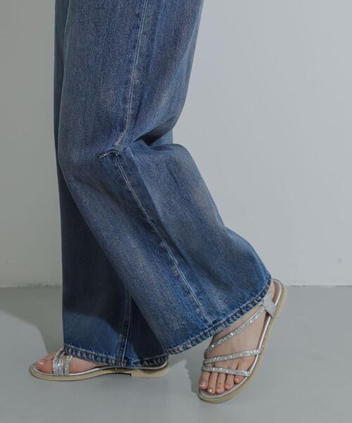 SENSE OF PLACE by URBAN RESEARCH(センスオブプレイスバイアーバンリサーチ)の「ハクプリントクラッシュワイドデニム(デニムパンツ・レディース・ライトインディゴブルー/ライトブルー・SMALL/MEDIUM)」の5枚目の写真