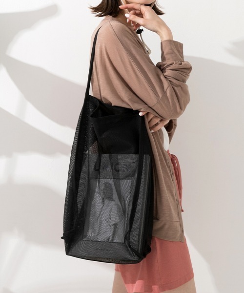 ad thie（アドティエ）の「幅広マチ メッシュマルチバッグ（トートバッグ・レディース・ブラック/ベージュ/イエロー/グリーン・FREE）」の2枚目の写真