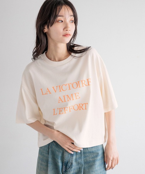 LOWRYS FARM（ローリーズファーム）の「メッセージショートＴＳＳ 125043（Tシャツ/カットソー・レディース・チャコールグレー/オフホワイト/アイボリー・FREE）」の3枚目の写真