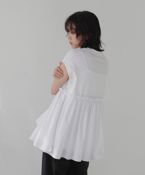 hellam（へラム）の「ペプラムフリルドッキングTシャツ（Tシャツ