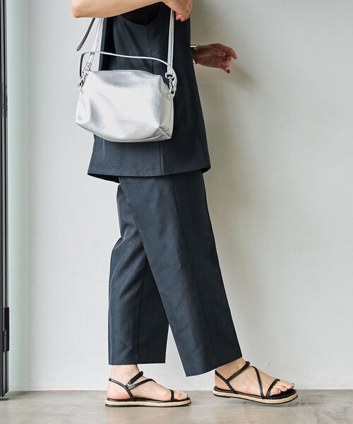 coen(コーエン)の「【RONEL】リネンライククロップドテーパードパンツ(スラックス・レディース・ダークグレー/ベージュ・S/M/L)」の4枚目の写真