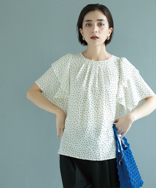 OPAQUE.CLIP（オペークドットクリップ）の「◆《美人百花掲載》ドットプリントフレアスリーブ【洗濯機洗い可】（シャツ/ブラウス・レディース・ホワイト系3/ブラック系/ネイビー系・40/38/42）」の5枚目の写真