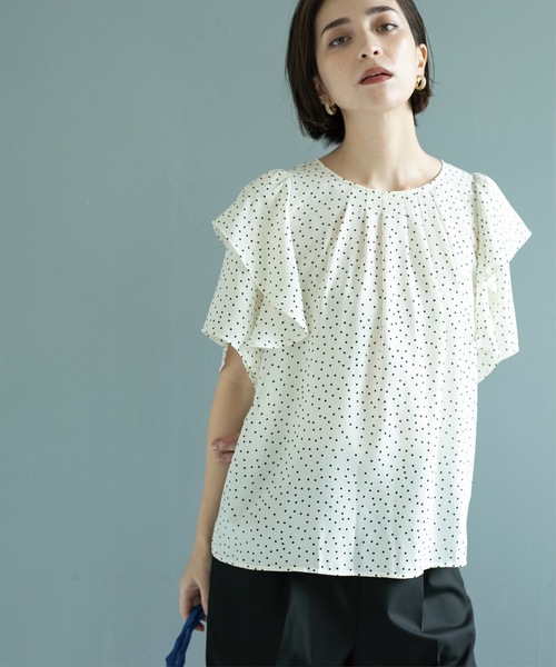 OPAQUE.CLIP（オペークドットクリップ）の「◆《美人百花掲載》ドットプリントフレアスリーブ【洗濯機洗い可】（シャツ/ブラウス・レディース・ホワイト系3/ブラック系/ネイビー系・40/38/42）」の6枚目の写真
