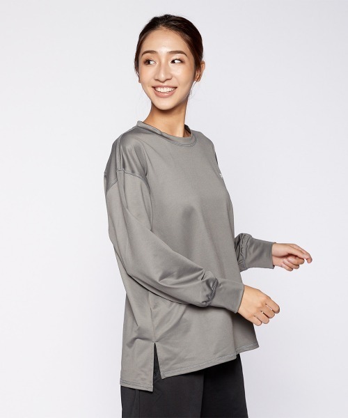 FILA(フィラ)の「【水陸両用】長袖Tシャツ ロング丈 バックスリット(Tシャツ/カットソー・レディース・グレー・LARGE/X-LARGE/MEDIUM)」の2枚目の写真