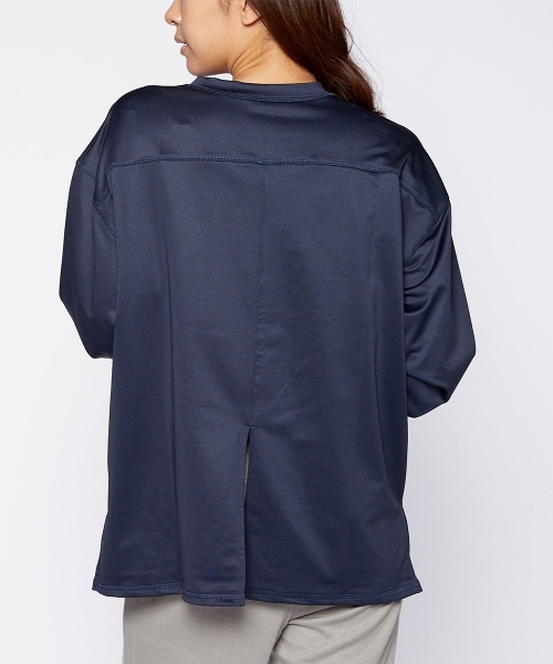 FILA(フィラ)の「【水陸両用】長袖Tシャツ ロング丈 バックスリット(Tシャツ/カットソー・レディース・グレー・LARGE/X-LARGE/MEDIUM)」の13枚目の写真