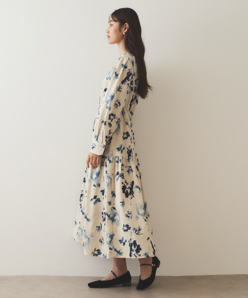 OPAQUE.CLIP（オペークドットクリップ）の「◆フラワープリント フィット＆フレアワンピース【洗濯機洗い可】（ワンピース・レディース・ベージュ系その他3/ブラック系・40/38/42）」の9枚目の写真