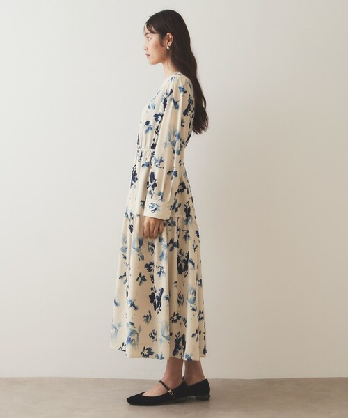 OPAQUE.CLIP（オペークドットクリップ）の「◆フラワープリント フィット＆フレアワンピース【洗濯機洗い可】（ワンピース・レディース・ベージュ系その他3/ブラック系・40/38/42）」の12枚目の写真